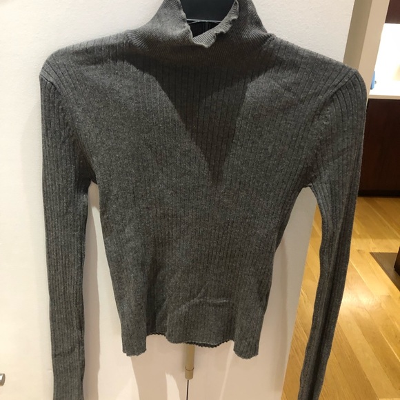 Zara Turtleneck in Grey - Picture 3 of 8